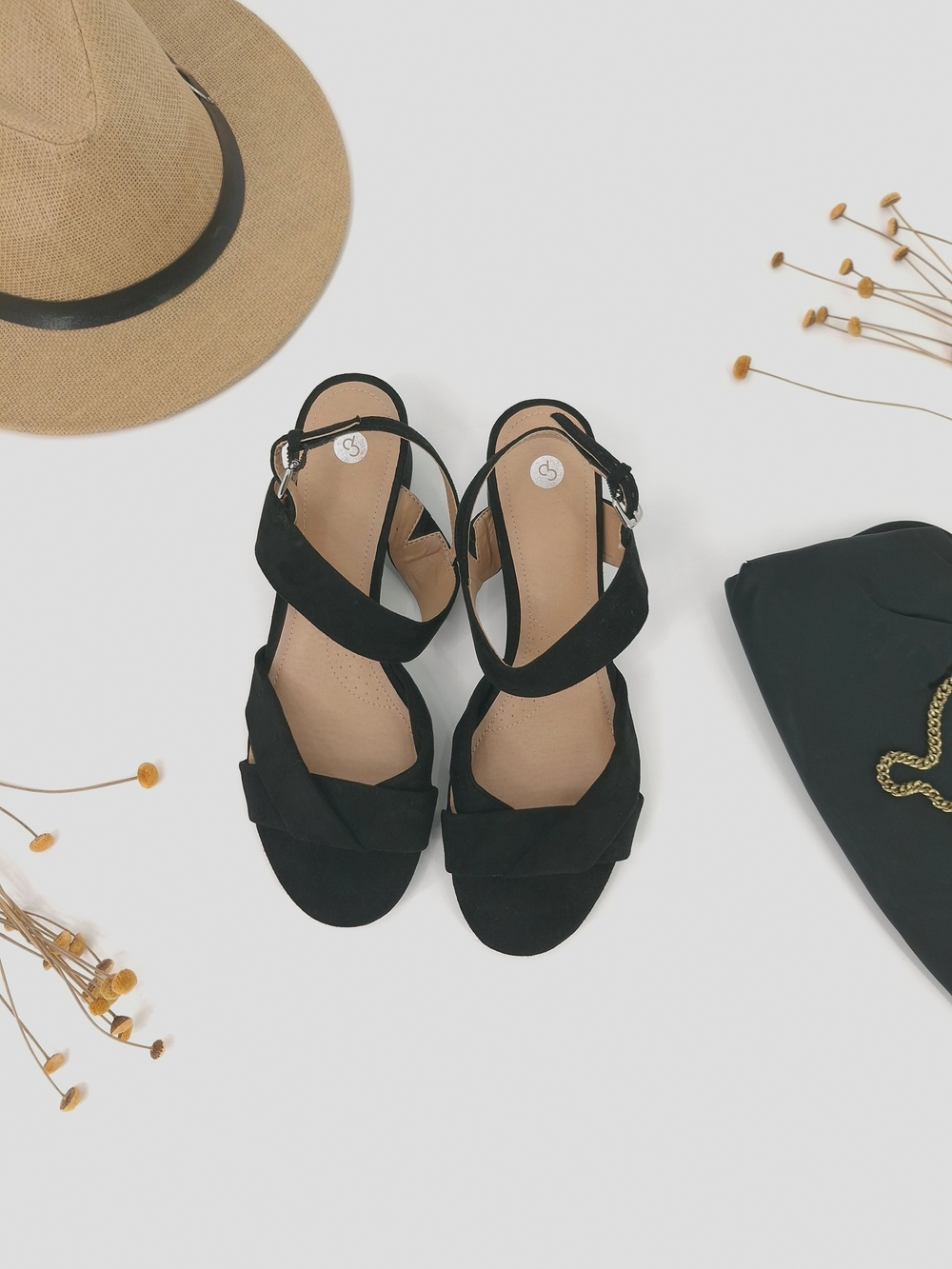 ✨ Comfort Plus by Predictions Black Crisscross Strappy Sandals - Size 9.5✨